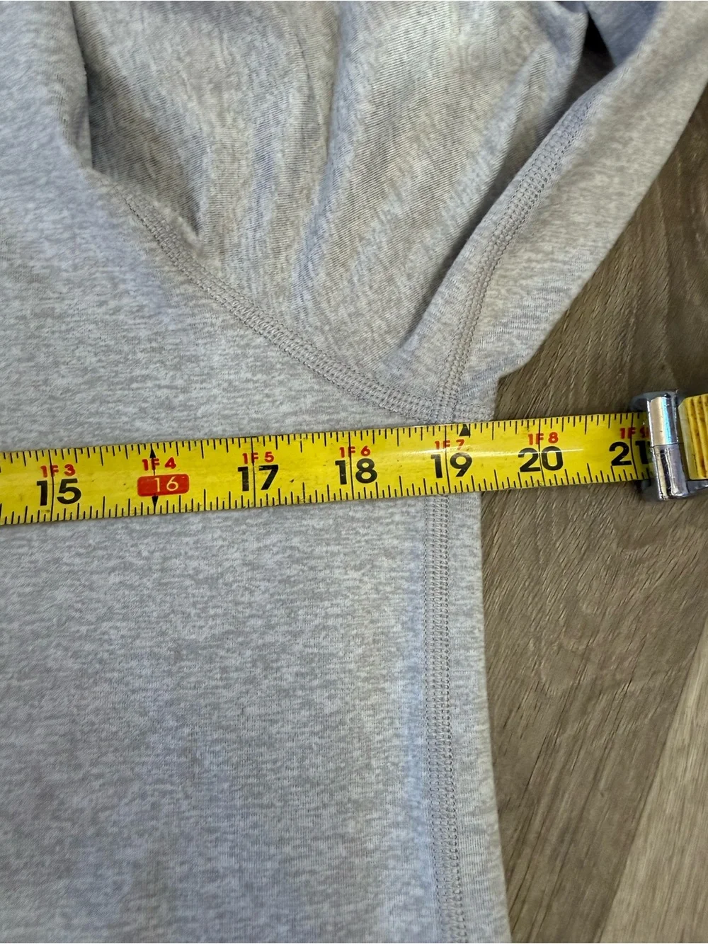 Vuori Halo Performance Hoodie jacket size Small - Picture 8 of 8